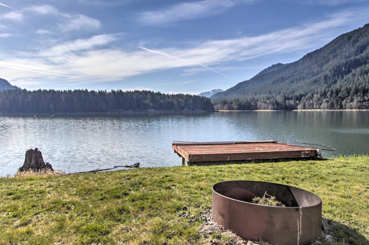 Lakefront Cabin With Stunning Mountain Views And Dock! Mineral Zewnętrze zdjęcie